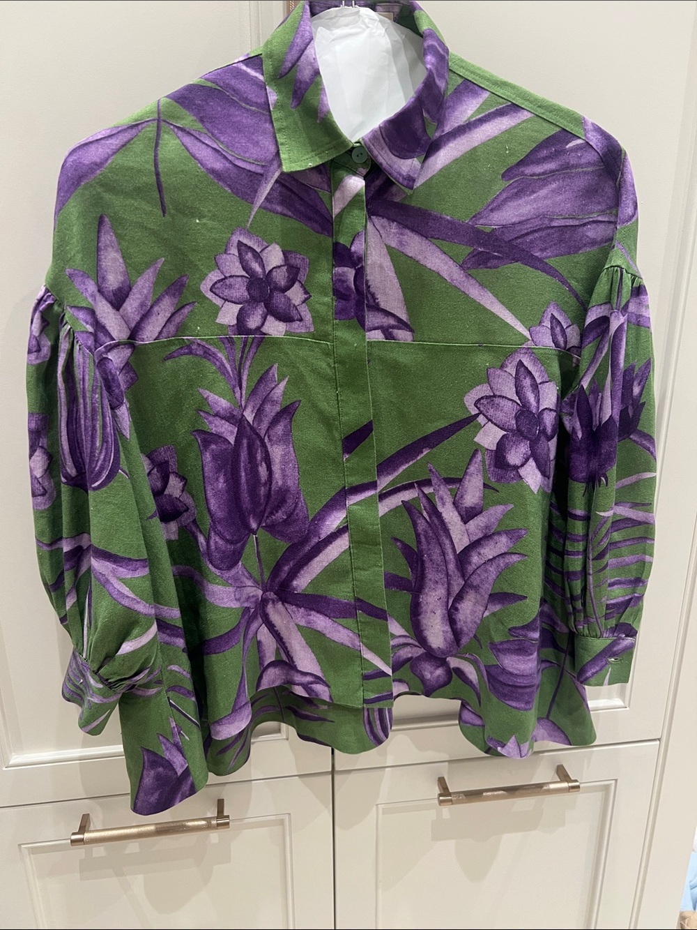 Siyu linen  blouse in green and purple.  Size 8. Made in Spain.